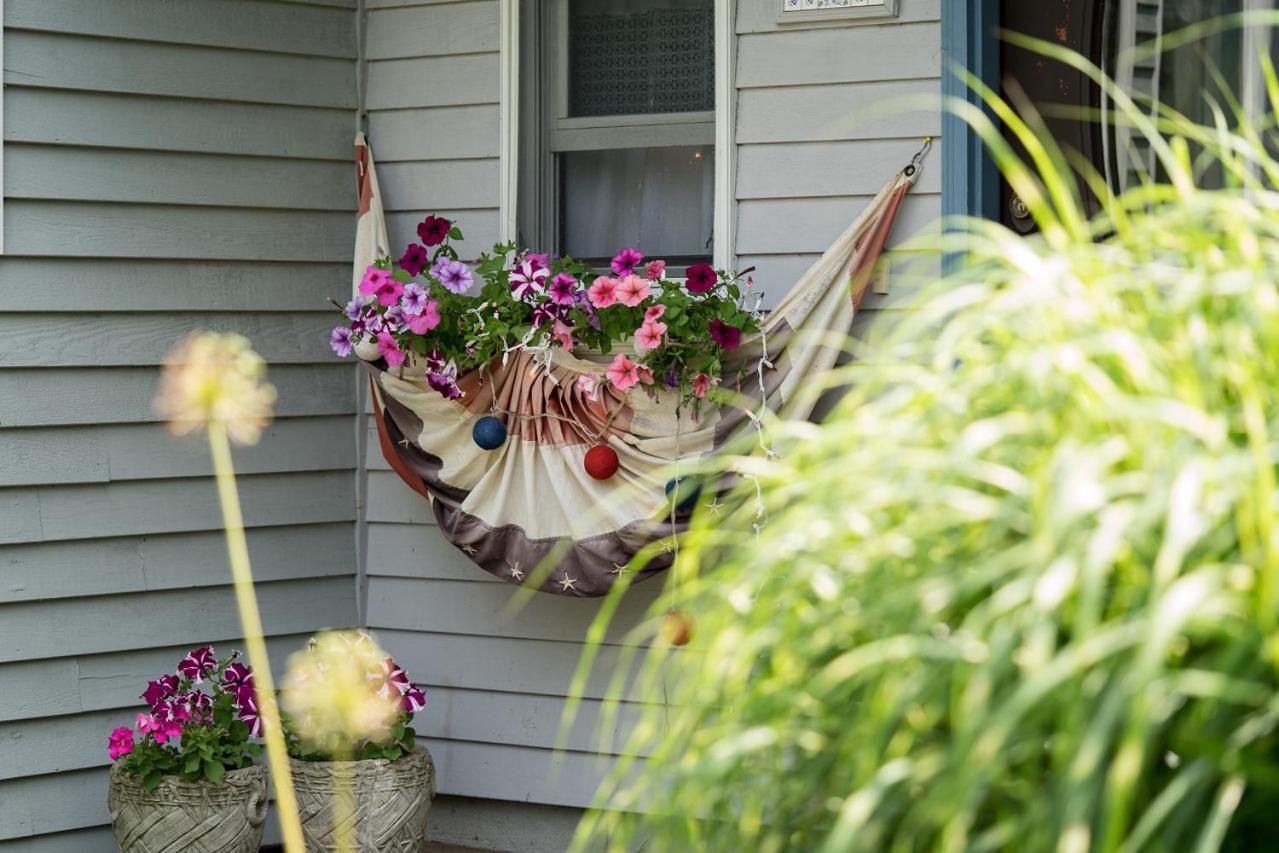 Gardenview Bed And Breakfast Tour de Tour de Newport Extérieur photo